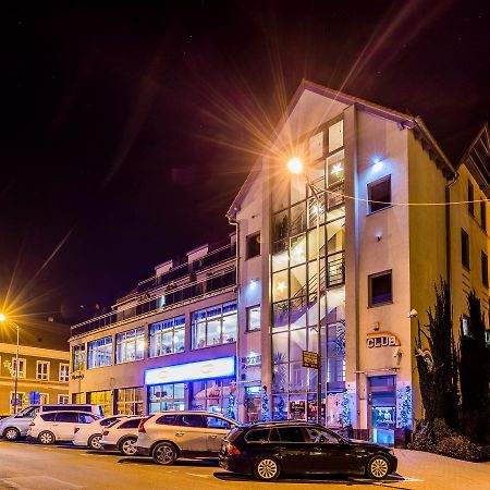 Hotel Restauracja Teczowa Luban Exteriér fotografie