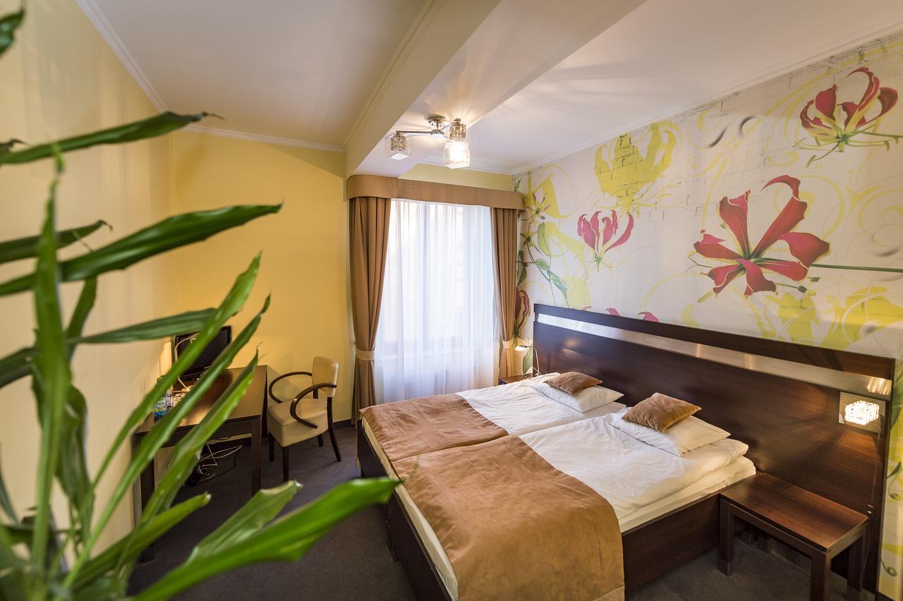 Hotel Restauracja Teczowa Luban Exteriér fotografie