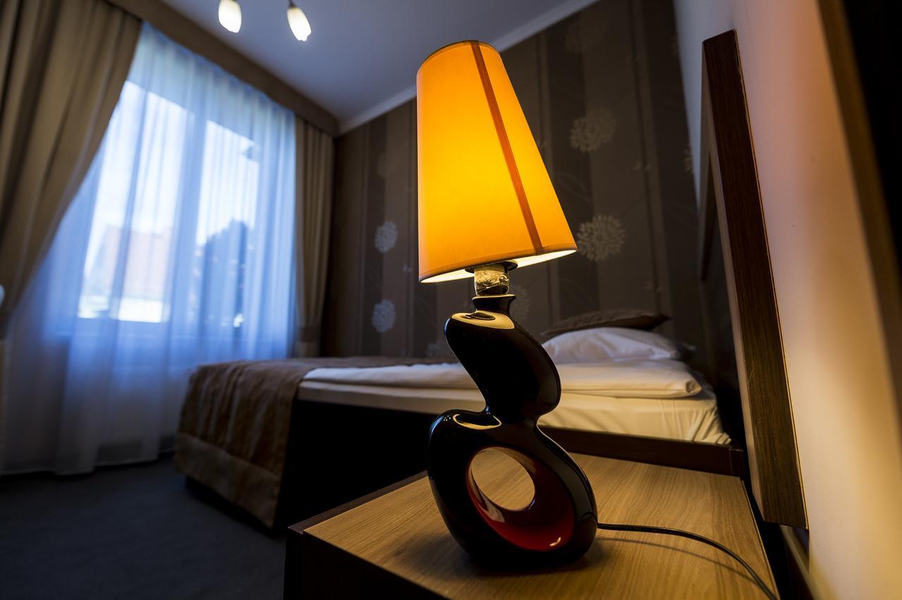 Hotel Restauracja Teczowa Luban Exteriér fotografie