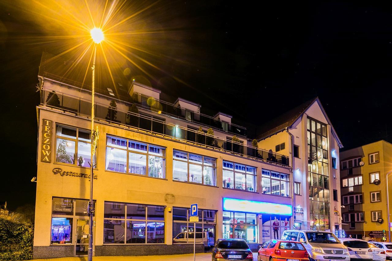 Hotel Restauracja Teczowa Luban Exteriér fotografie