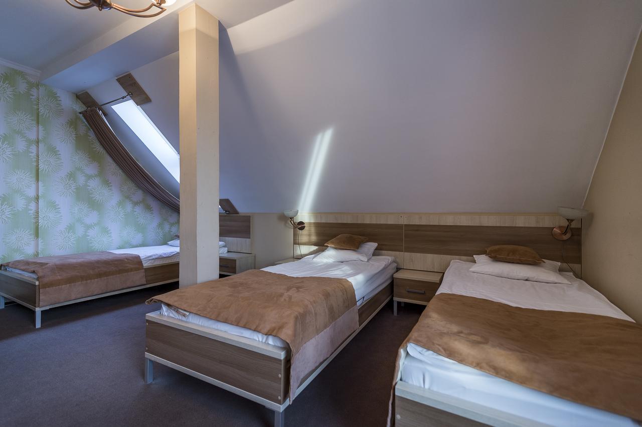 Hotel Restauracja Teczowa Luban Exteriér fotografie