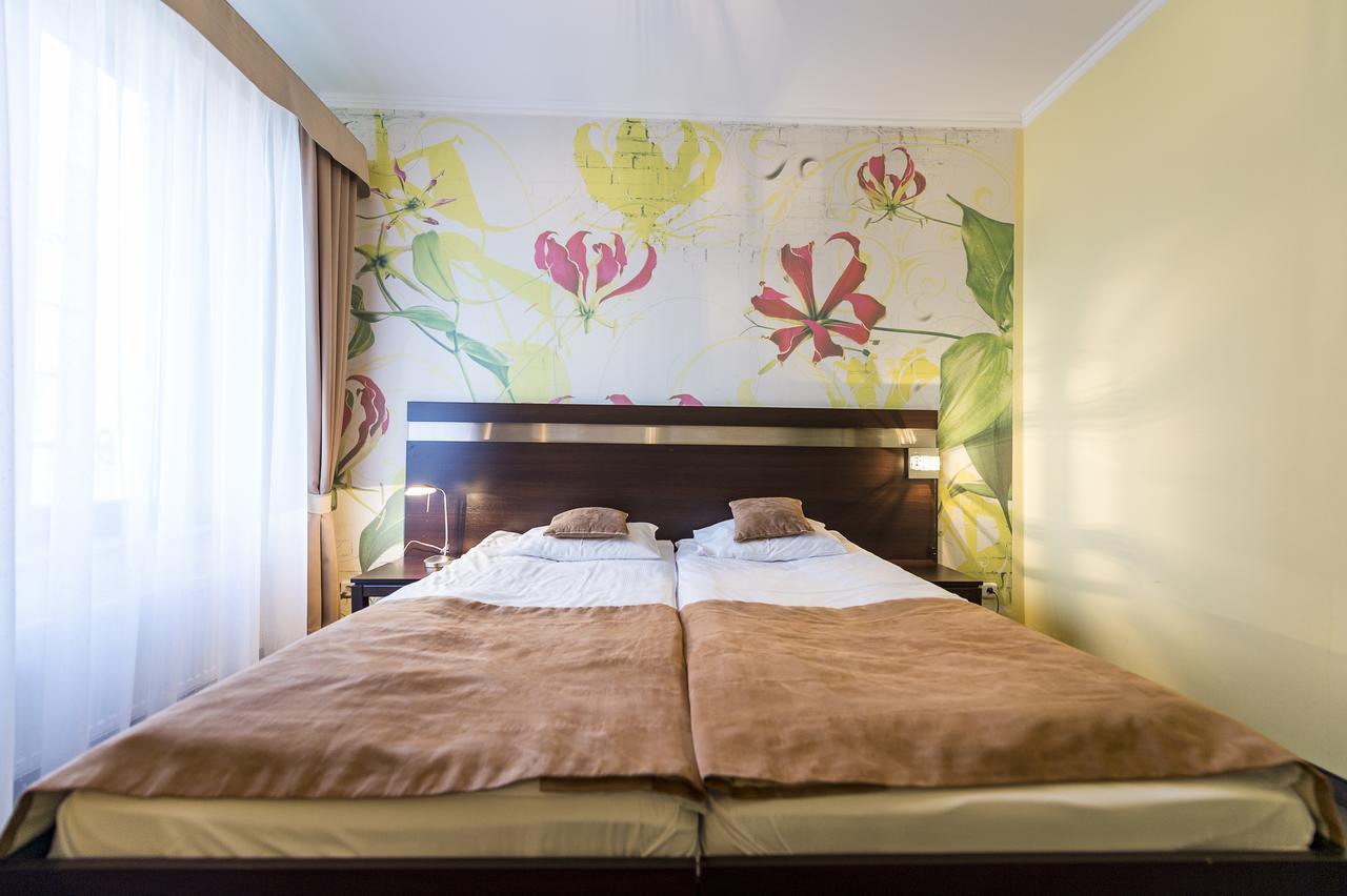 Hotel Restauracja Teczowa Luban Exteriér fotografie