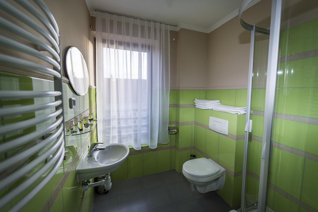 Hotel Restauracja Teczowa Luban Exteriér fotografie